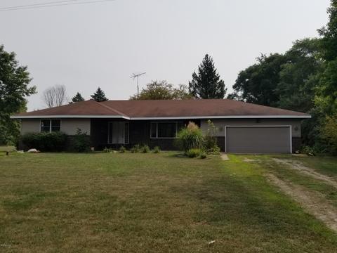 19764 Ash Dr, Big Rapids, MI 49307 photo 1