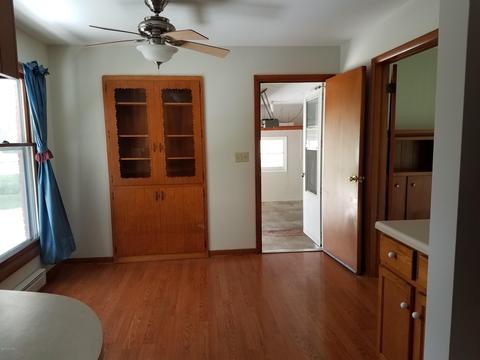 429 Warner St, Whitehall, MI 49461 photo 8