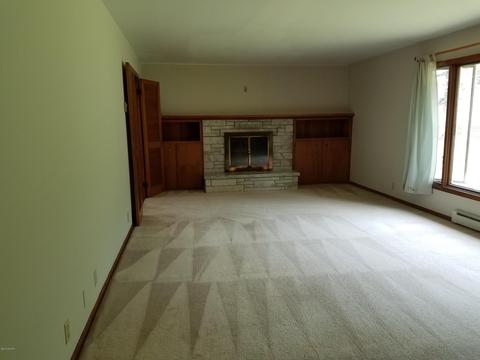 429 Warner St, Whitehall, MI 49461 photo 5