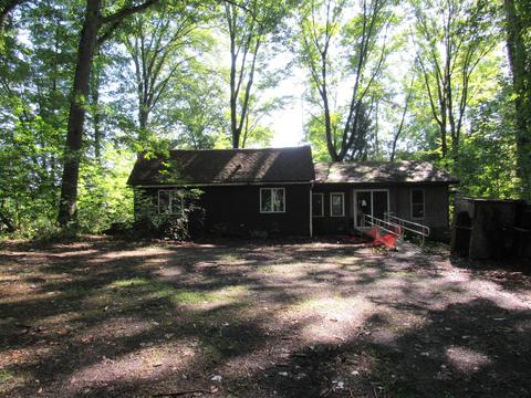 2159 E Clear Lake Rd, Buchanan, MI 49107 photo 1