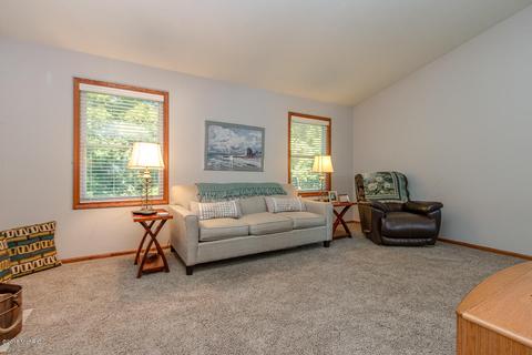 5357 Pendleton Ct NE, Comstock Park, MI 49321 photo 9