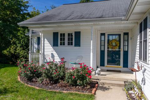 5357 Pendleton Ct NE, Comstock Park, MI 49321 photo 3