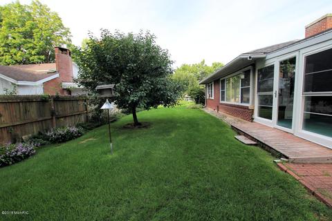 434 E Maple St, Fremont, MI 49412 photo 33
