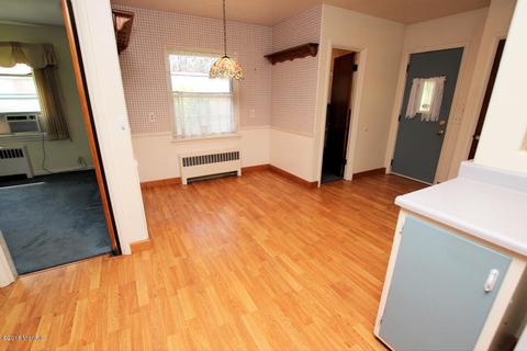 434 E Maple St, Fremont, MI 49412 photo 5