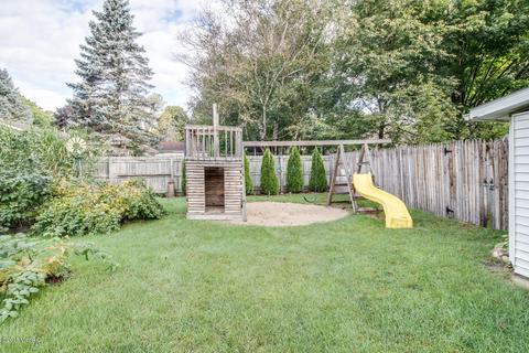 323 Brigham St, Plainwell, MI 49080 photo 6