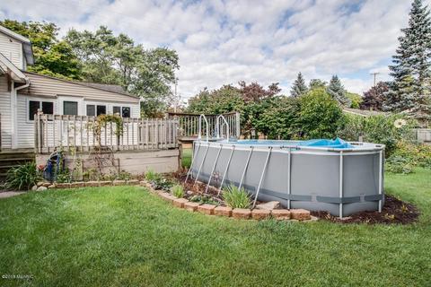 323 Brigham St, Plainwell, MI 49080 photo 5