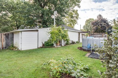 323 Brigham St, Plainwell, MI 49080 photo 8