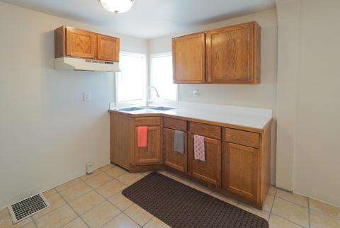 323 S Hooker Ave, Three Rivers, MI 49093 photo 6