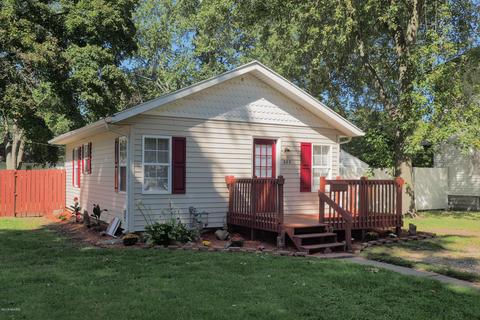 323 S Hooker Ave, Three Rivers, MI 49093 photo 2