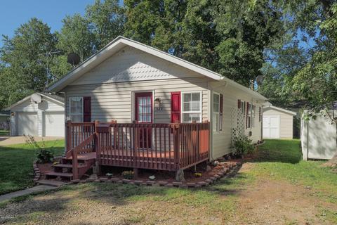 323 S Hooker Ave, Three Rivers, MI 49093 photo 1