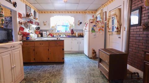 4298 Division St, Mcbride, MI 48852 photo 5