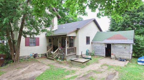 4298 Division St, Mcbride, MI 48852 photo 2