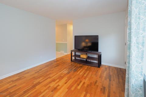 548 Cosmopolitan Ave, Marshall, MI 49068 photo 4