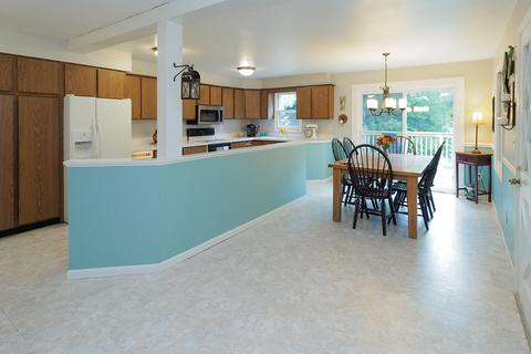 548 Cosmopolitan Ave, Marshall, MI 49068 photo 5