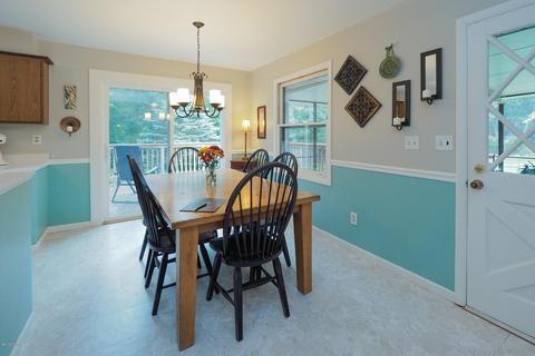 548 Cosmopolitan Ave, Marshall, MI 49068 photo 9