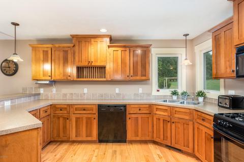 4230 Jack Rabbit Ct, Dorr, MI 49323 photo 7