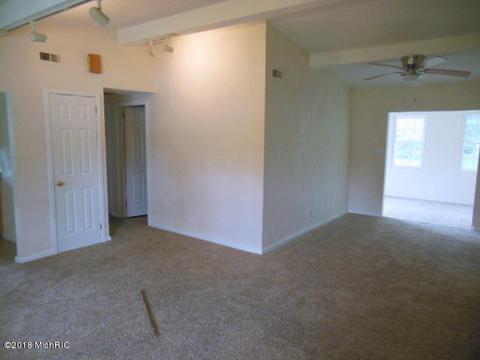 248 N 27th St, Springfield, MI 49037 photo 17