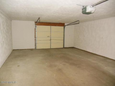 248 N 27th St, Springfield, MI 49037 photo 13