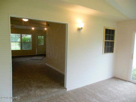 248 N 27th St, Springfield, MI 49037 photo 8