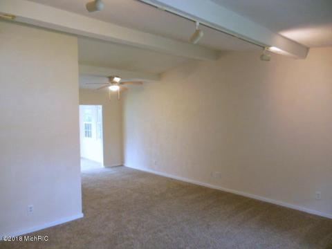 248 N 27th St, Springfield, MI 49037 photo 3