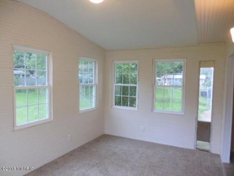 248 N 27th St, Springfield, MI 49037 photo 7