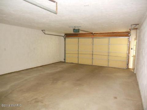 248 N 27th St, Springfield, MI 49037 photo 12