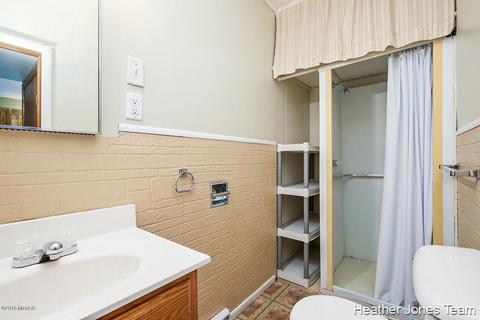 122 Ellis Ave, Belding, MI 48809 photo 15