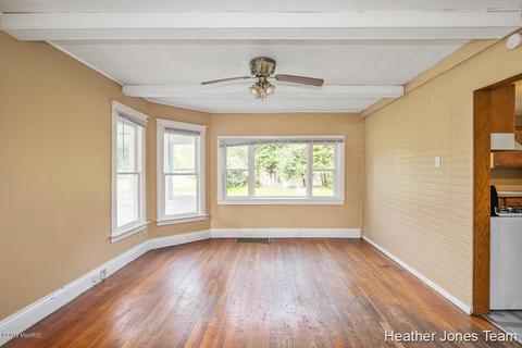 122 Ellis Ave, Belding, MI 48809 photo 8