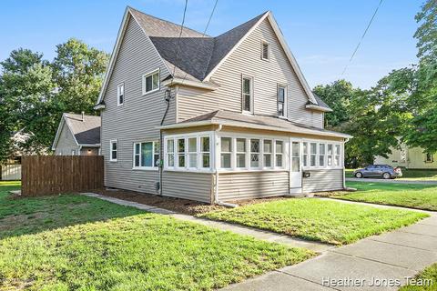 122 Ellis Ave, Belding, MI 48809 photo 2