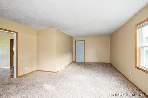 122 Ellis Ave, Belding, MI 48809 photo 6