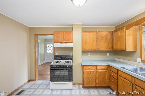 122 Ellis Ave, Belding, MI 48809 photo 10