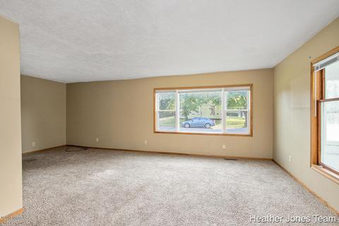 122 Ellis Ave, Belding, MI 48809 photo 5