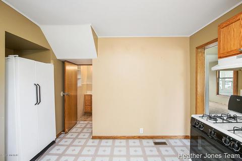 122 Ellis Ave, Belding, MI 48809 photo 11