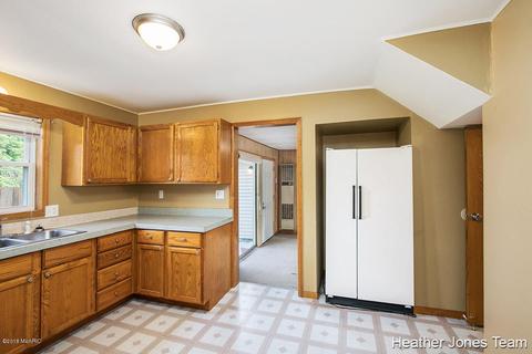 122 Ellis Ave, Belding, MI 48809 photo 12