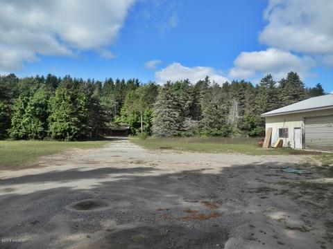 1916 Bendon Rd, Interlochen, MI 49643 photo 10