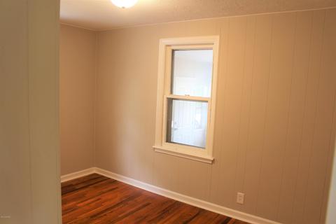 1309 S Bridge St, Belding, MI 48809 photo 9