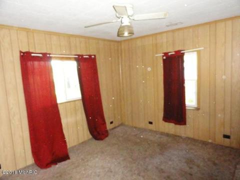 526 S Walker St, Bronson, MI 49028 photo 10