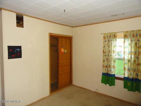 526 S Walker St, Bronson, MI 49028 photo 11