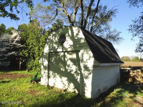 526 S Walker St, Bronson, MI 49028 photo 3