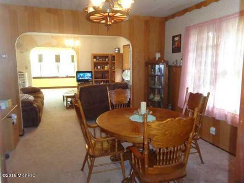 112 Maple Ct, Buchanan, MI 49107 photo 7