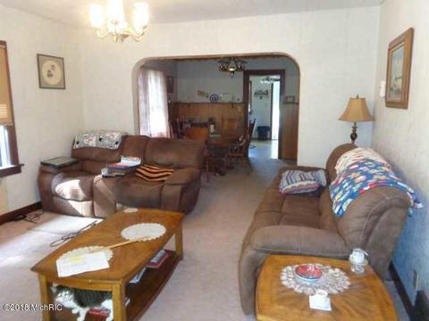 112 Maple Ct, Buchanan, MI 49107 photo 5