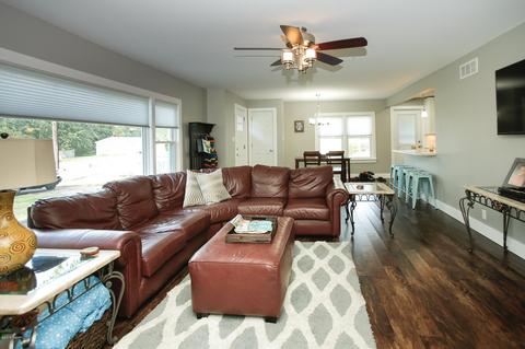 475 Robinson St, Constantine, MI 49042 photo 3