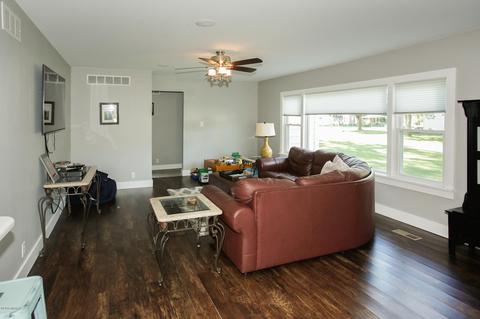 475 Robinson St, Constantine, MI 49042 photo 4