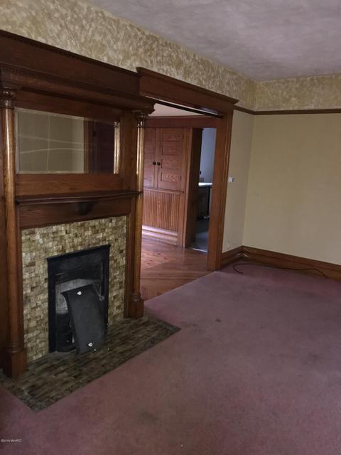 201 E North St, Lansing, MI 48906 photo 5
