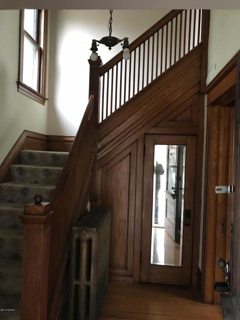 201 E North St, Lansing, MI 48906 photo 4