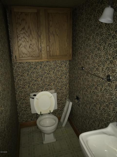 201 E North St, Lansing, MI 48906 photo 12