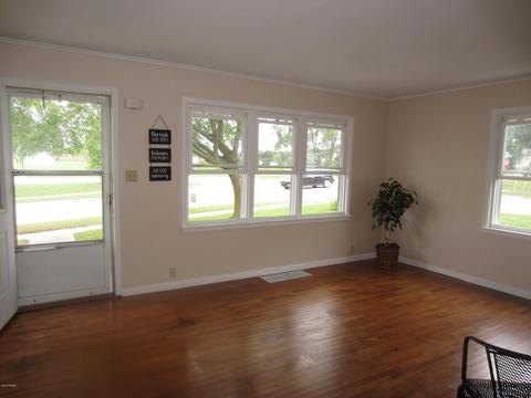 622 N Bridge St, Belding, MI 48809 photo 5