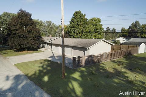 536 W Isham St, Lyons, MI 48851 photo 1