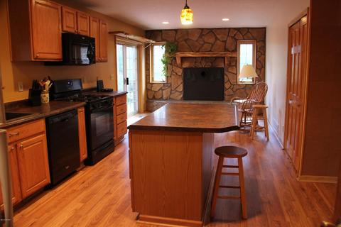 14976 Tomahawk Ln, Big Rapids, MI 49307 photo 2