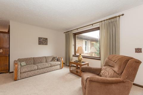 405 Midlakes Blvd, Plainwell, MI 49080 photo 9